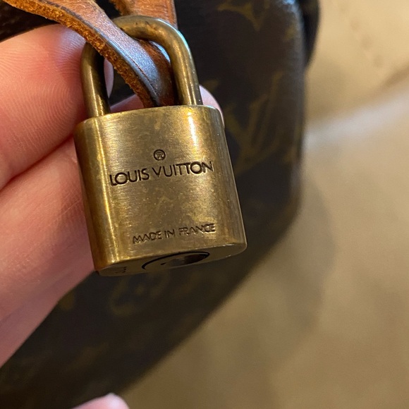 Authentic Vintage Louis Vuitton monogram Speedy 30 hand bag - Picture 4 of 16